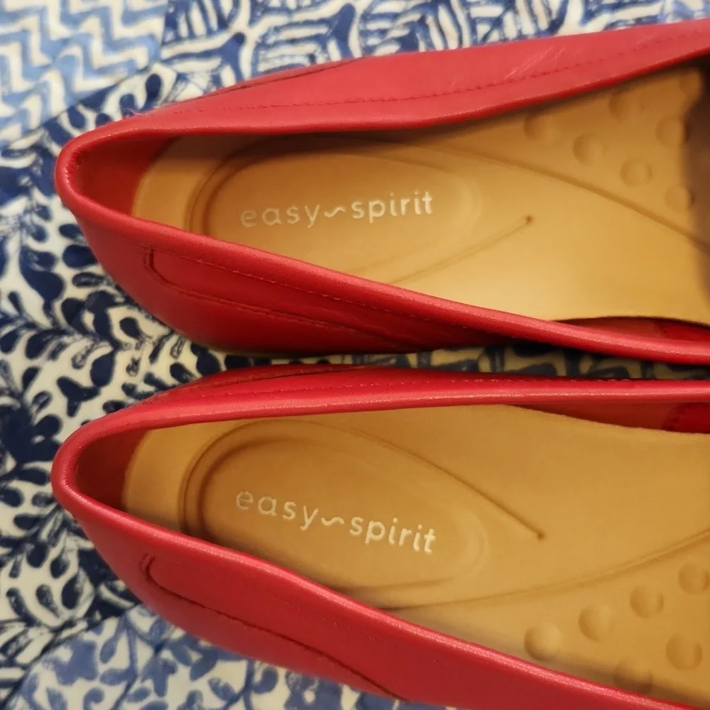 Easy Spirit Flats womens 6M - Picture 2 of 5